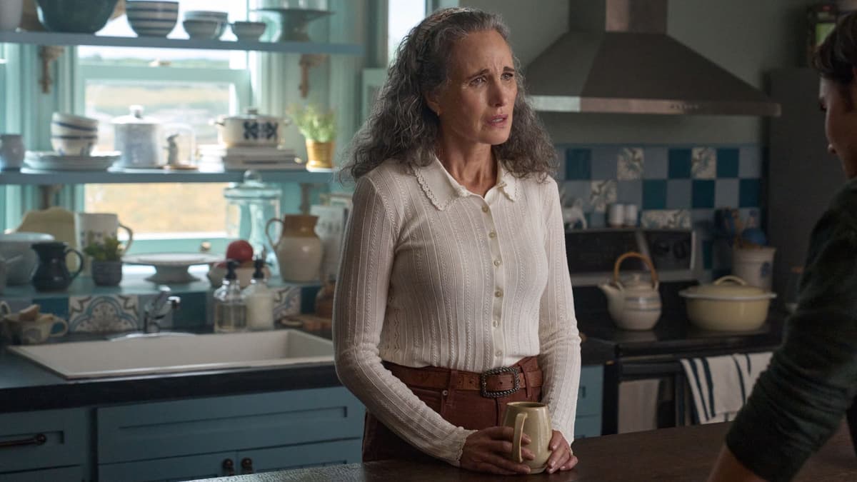 Andie MacDowell as Del in The Way Home Season 3