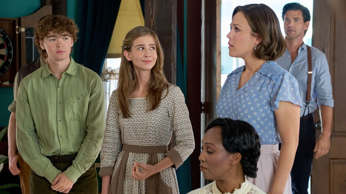 Elizabeth, Allie, and Nathan talk to Hope Valley residents in When Calls the Heart Season 12