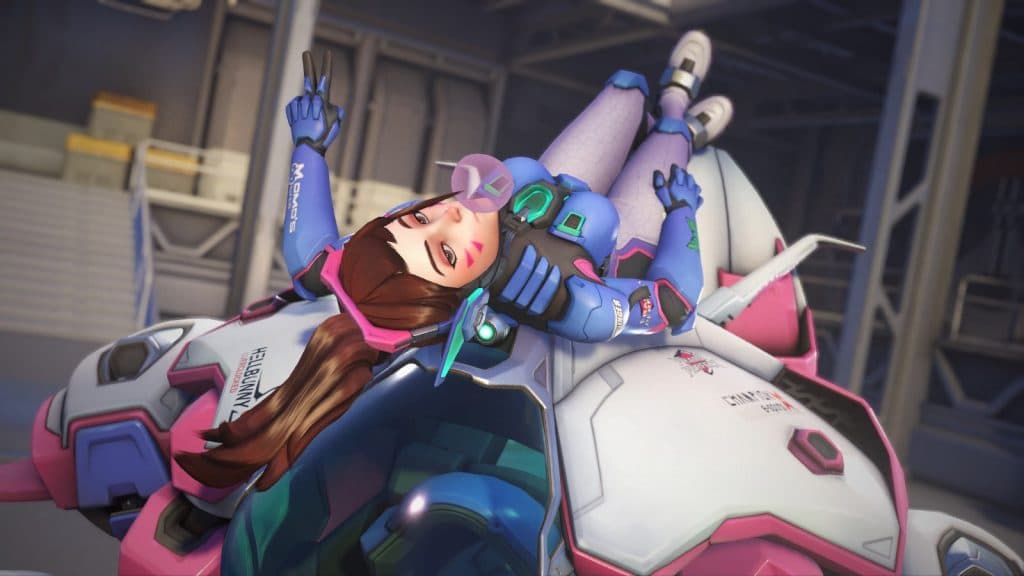 d.va in overwatch chewing bubble gum on her meka