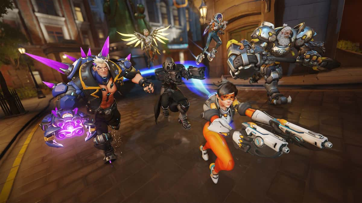 Overwatch 2 heroes fighting