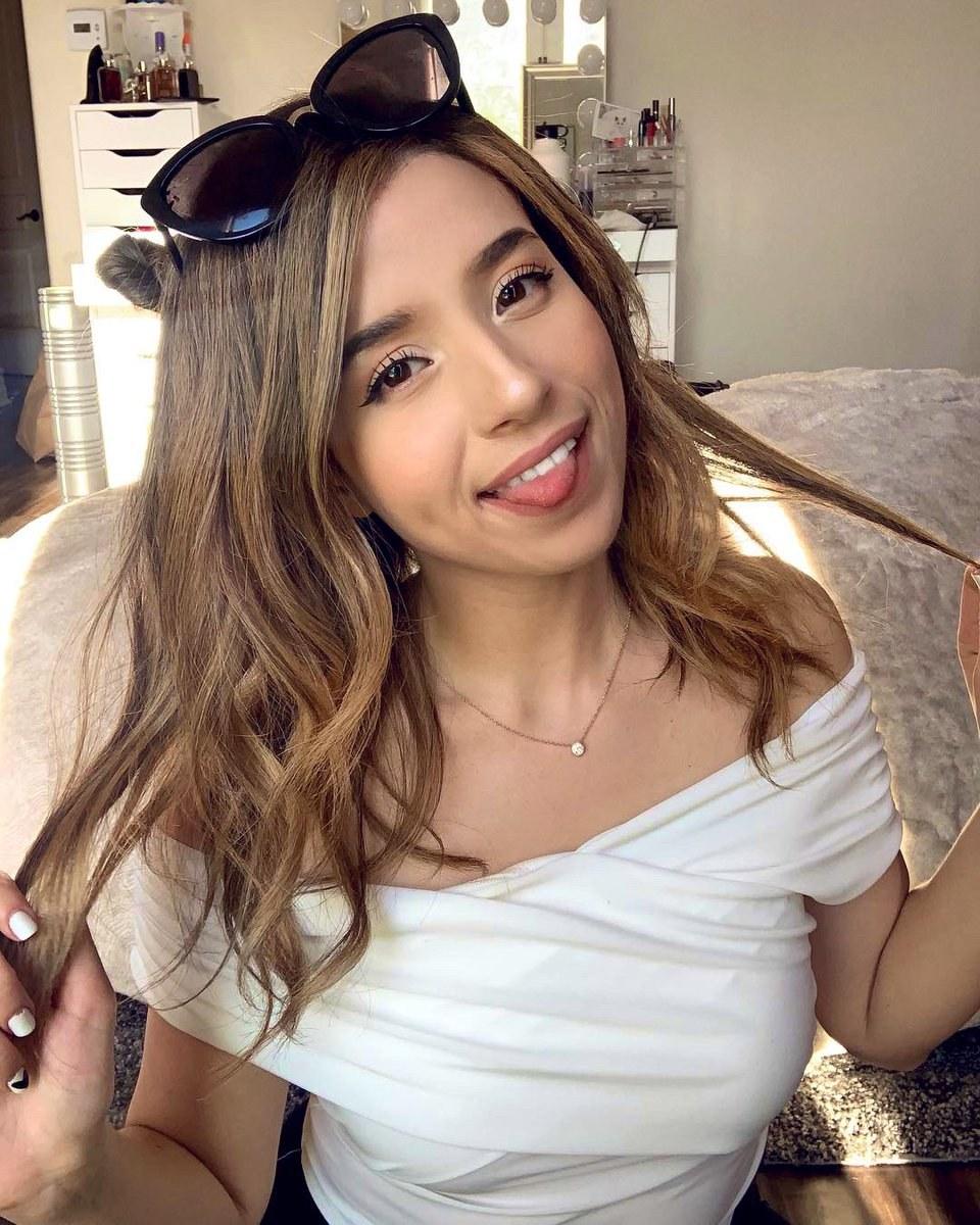 Pokimane, Twitter