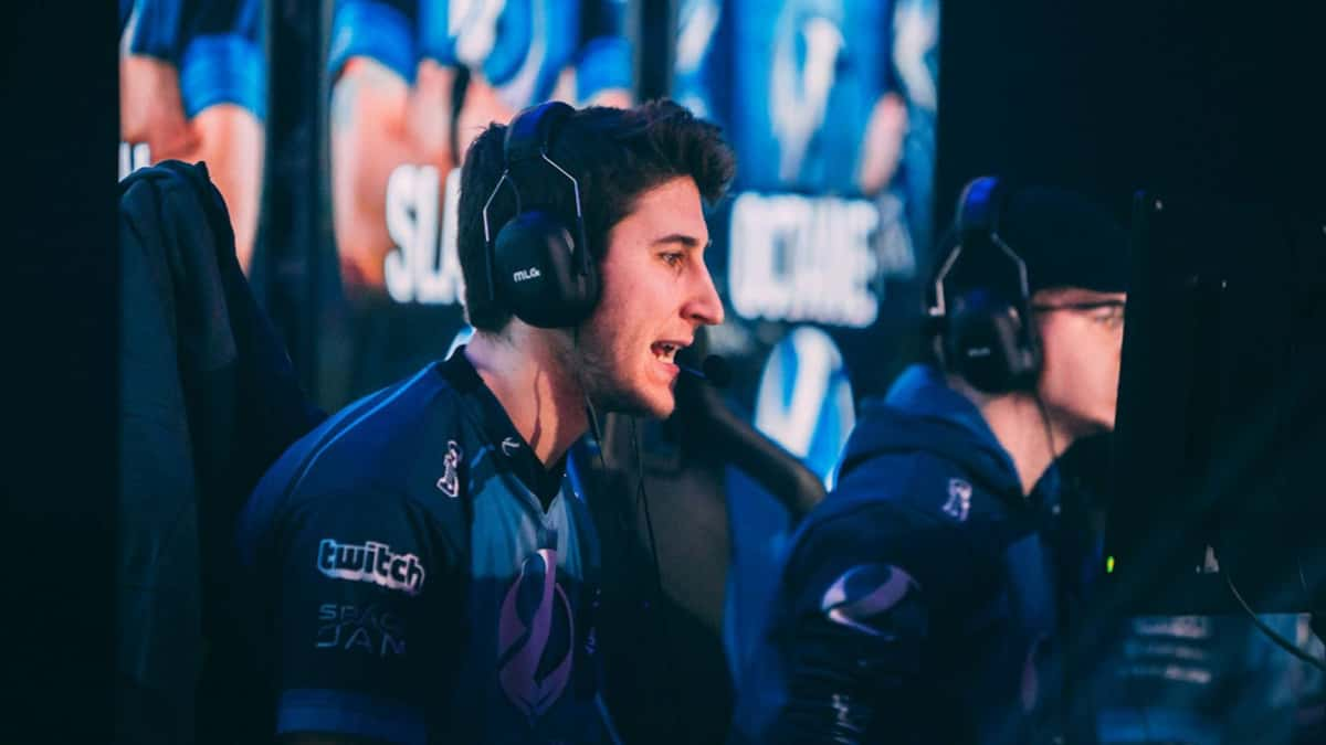 jkap playing at cwl lan for LG